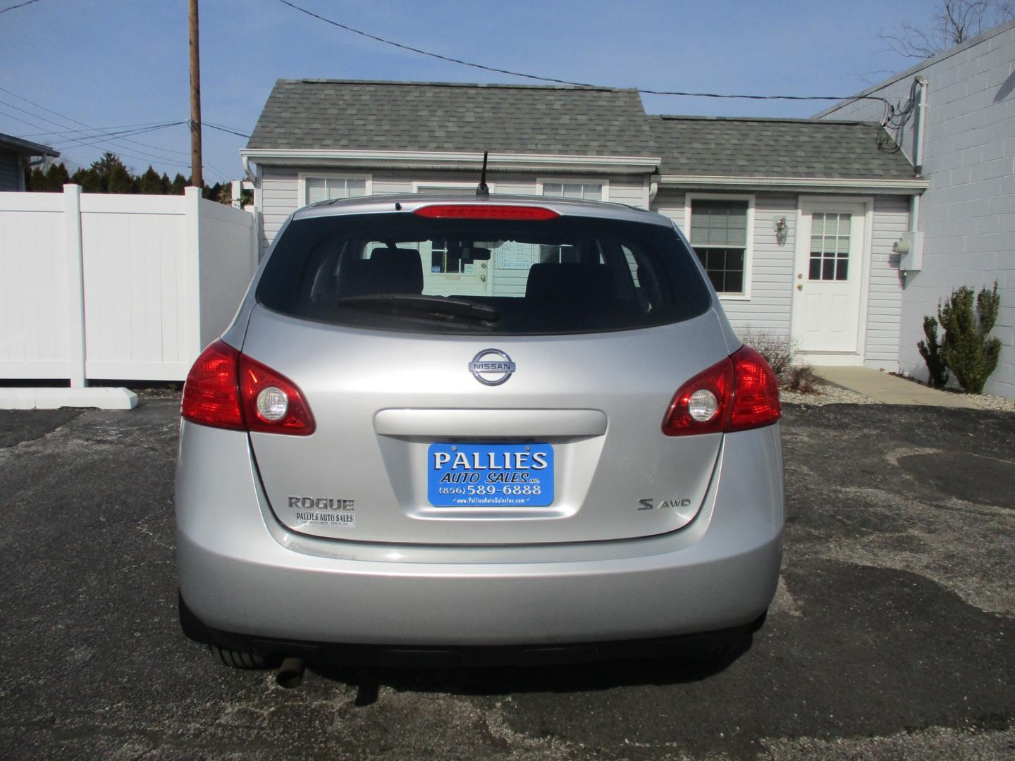 2009 SILVER Nissan Rogue (JN8AS58V49W) with an 2.5L L4 DOHC 16V engine, AUTOMATIC transmission, located at 540a Delsea Drive, Sewell, NJ, 08080, (856) 589-6888, 39.752560, -75.111206 - Photo#6